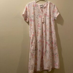 Miss Elaine women’s robe - small - zip up - short sleeve - with pockets - pink